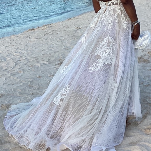 Galina Signature the dress is made from soft tulle fabric, and sequence. - Picture 4 of 7